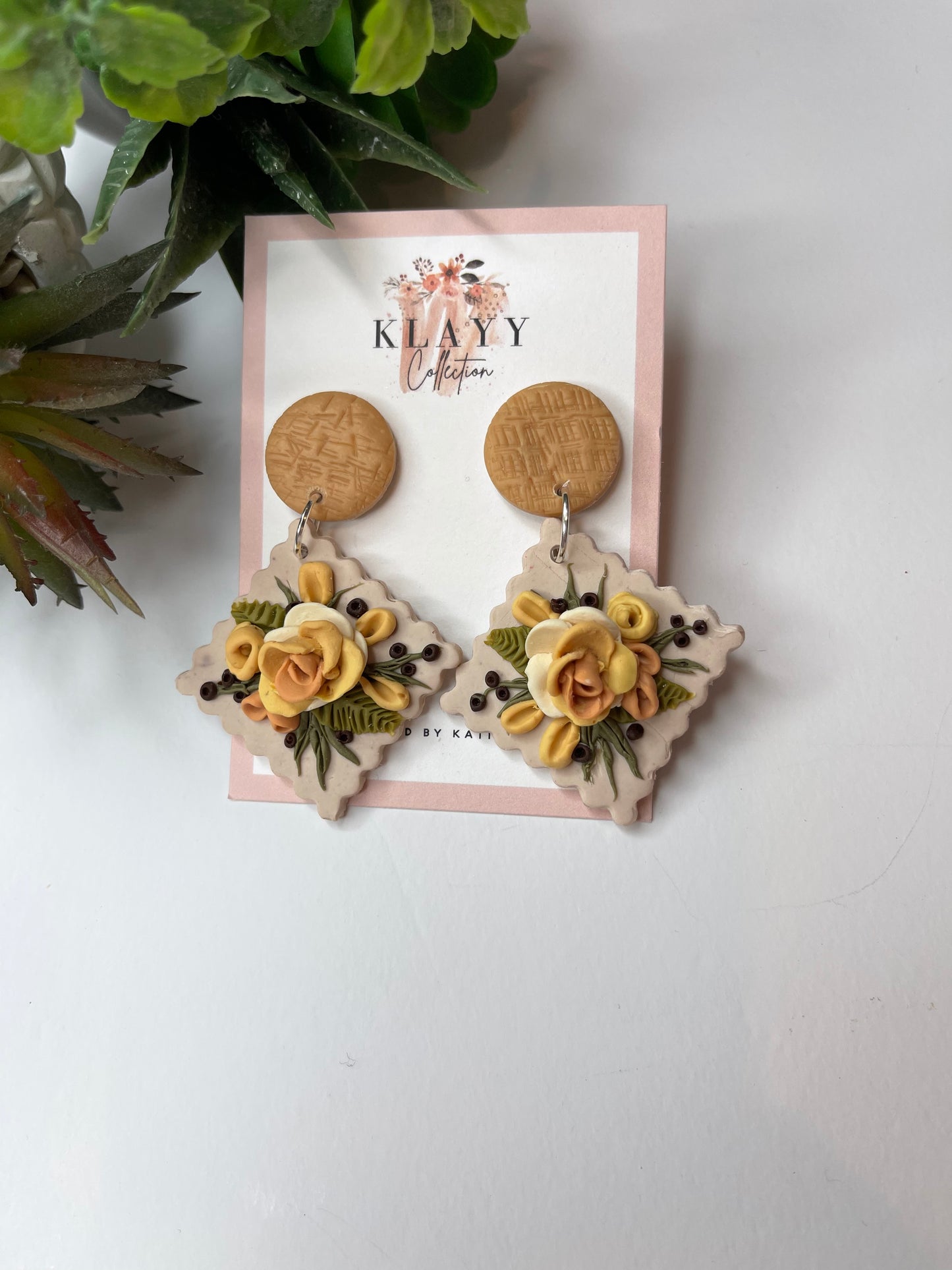 Golden Yellow and Amber Roses with Frill